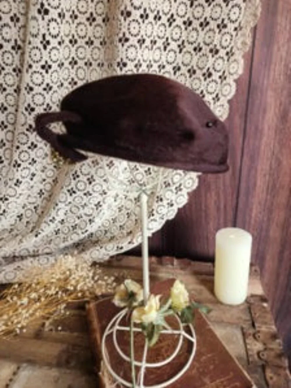 Vintage 1940s 1950s Hat, Jaccard Exclusive Brown Felt Pillbox with Brooch and Ha